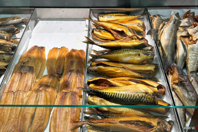 Беларусы заметили, как поднялись цены на фрукты, рыбу и сладости. А сколько эти продукты стоят в Польше?